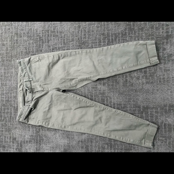 Moss Green Loft Capri Pants - Picture 5 of 6